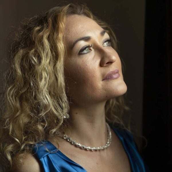 Vera Osina suona la musica di Anthony Phillips all’International Klaviertage Bad Wildungen Festival in Germania (It./English Version)