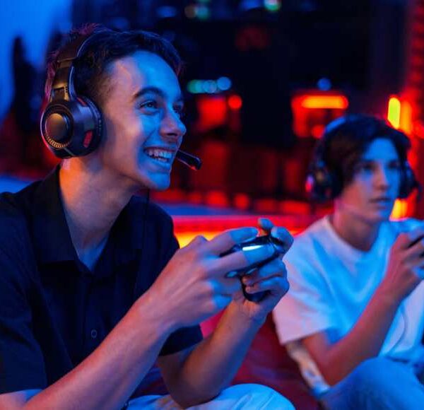 Monitor 120 FPS per PS5: differenza tra FPS: ecco quelli che funzionano davvero