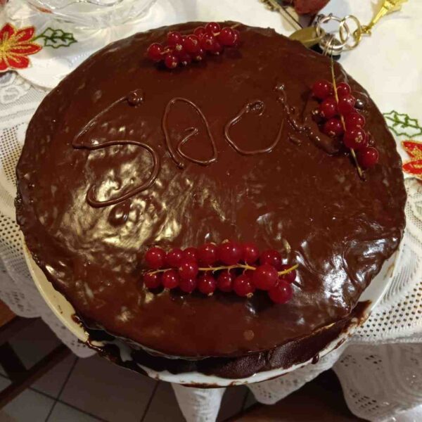 Torta Sacher: ricetta del dolce che ha reso celebre la pasticceria austriaca
