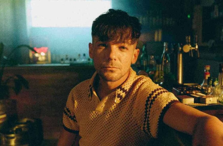 Louis Tomlinson: È uscito “How Did I Get Here?”, il nuovo album dell’ex One Direction