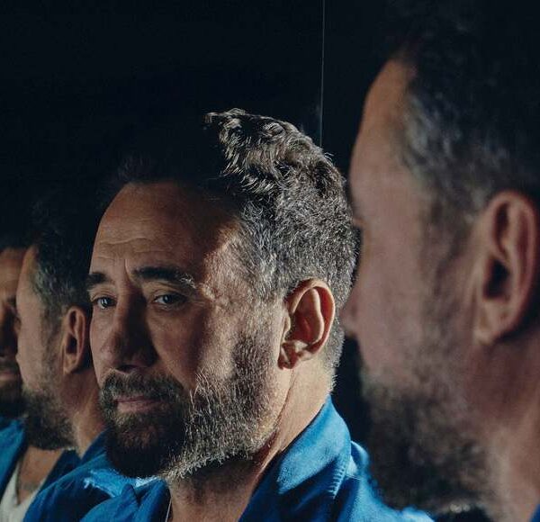 Il nuovo singolo di Federico Zampaglione segna il ritorno dei Tiromancino: nuovo album, date di QUANDO MENO ME LO ASPETTO TOUR e un nuovo film horror musicale.