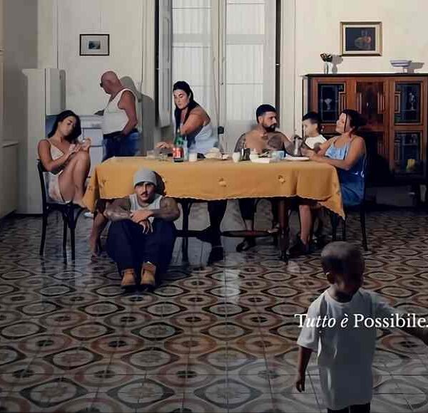 Geolier ha vinto di nuovo: “Tutto è possibile” : il disco della maturità