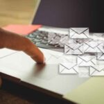 La verità sulle email pubblicitarie: cancellarle non serve quasi a nulla, un solo click e spariranno!