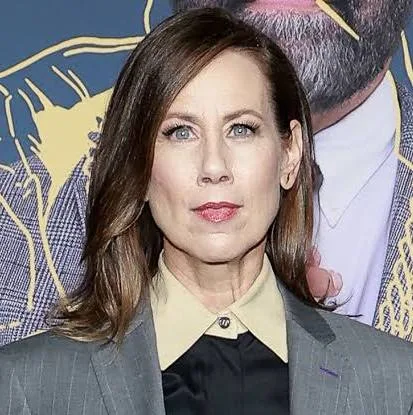 Miriam Shor nella serie Pluribus