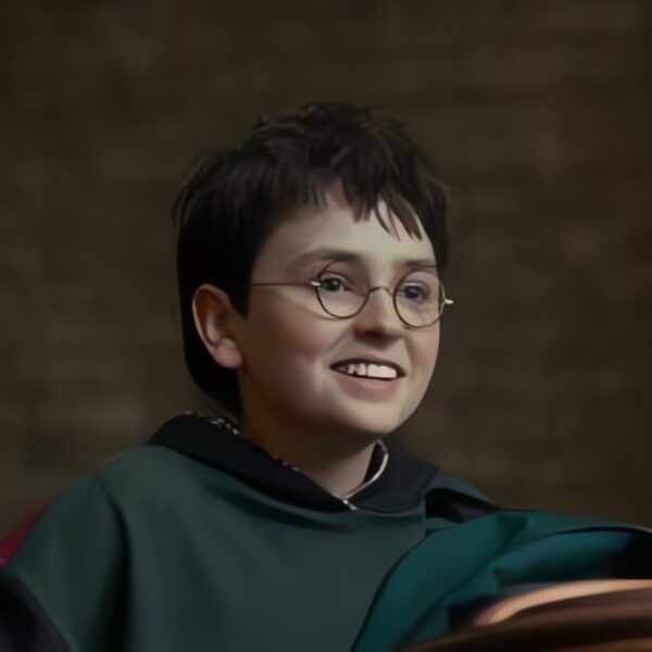 IL RITORNO A HOGWARTS HA UN NUOVO SUONO: LA DE-COSTRUZIONE DI HANS ZIMMER NEL TRAILER DI HARRY POTTER