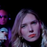 Julie e Anthony Louis raccontano il progetto Dèmodè e il nuovo singolo “Orbita”: un viaggio tra elettronica, emozioni e connessioni contemporanee.