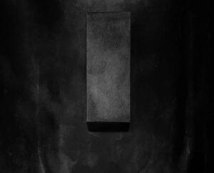 MORK: IL TITANO NORVEGESE TORNA CON MONOLITT, UN NUOVO CAPITOLO DI OSCURITÀ ASSOLUTA