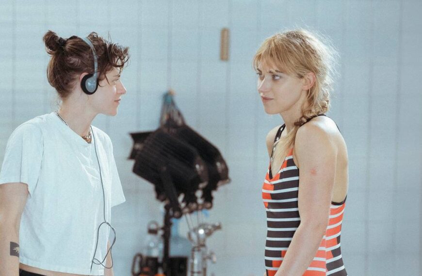 Kristen Stewart con Imogen Poots la Cronologia dell'acqua