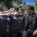 Ultimo incontra gli studenti