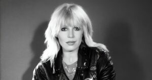 MARIANNE-FAITHFULL cover