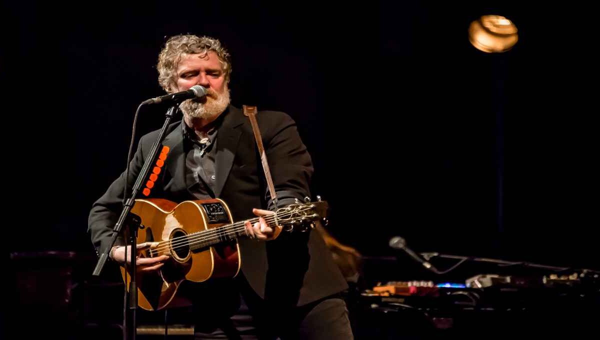 Glen Hansard, l'autenticità come forma d'arte. Il ricordo di un cantautore che ha lasciato un segno