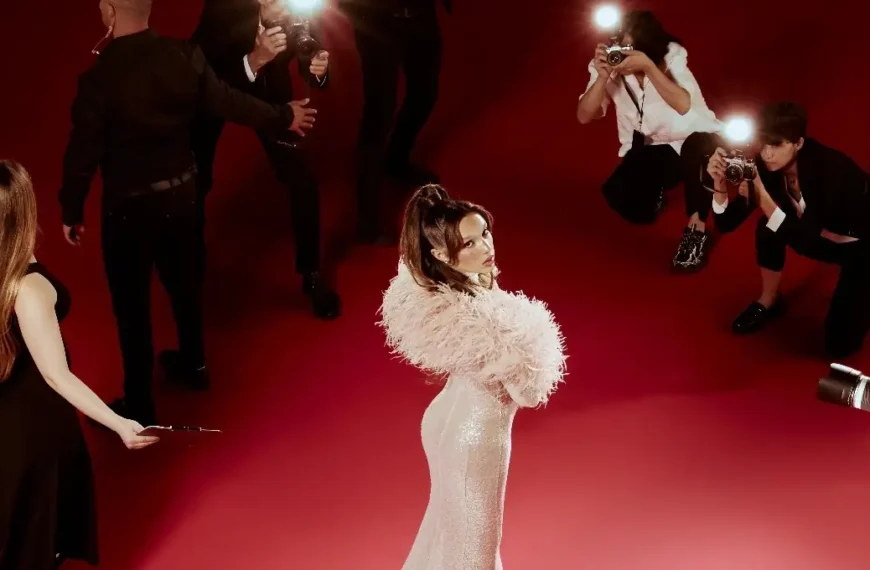 Sarah Toscano MET GALA