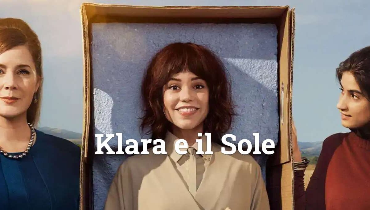 Jenna Ortega, Amy Adams e Mia Tharia nel poster del film Klara e il Sole diretto da Taika Waititi