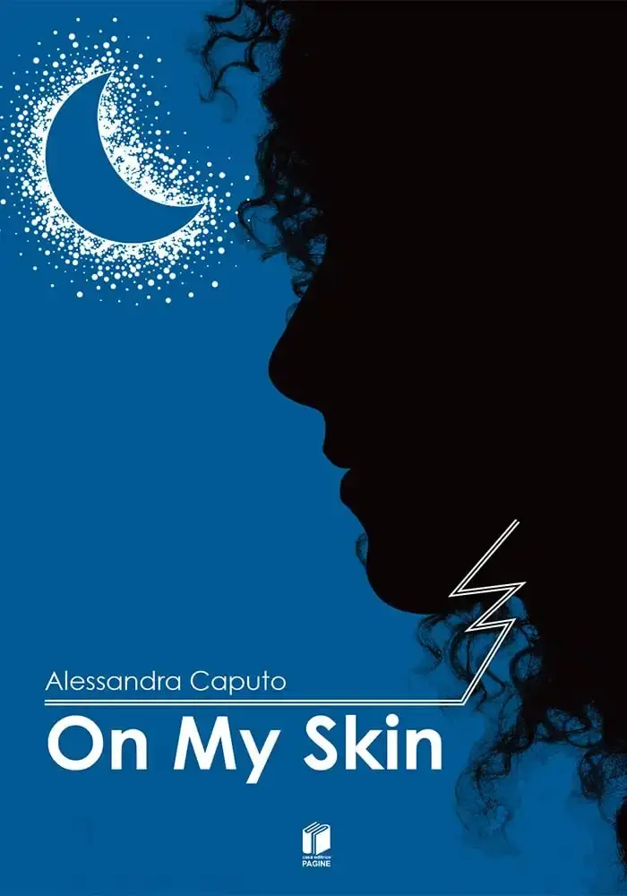 Profilo nero di volto femminile su sfondo blu con luna a mezzaluna bianca, titolo "On My Skin" e nome Alessandra Caputo in
