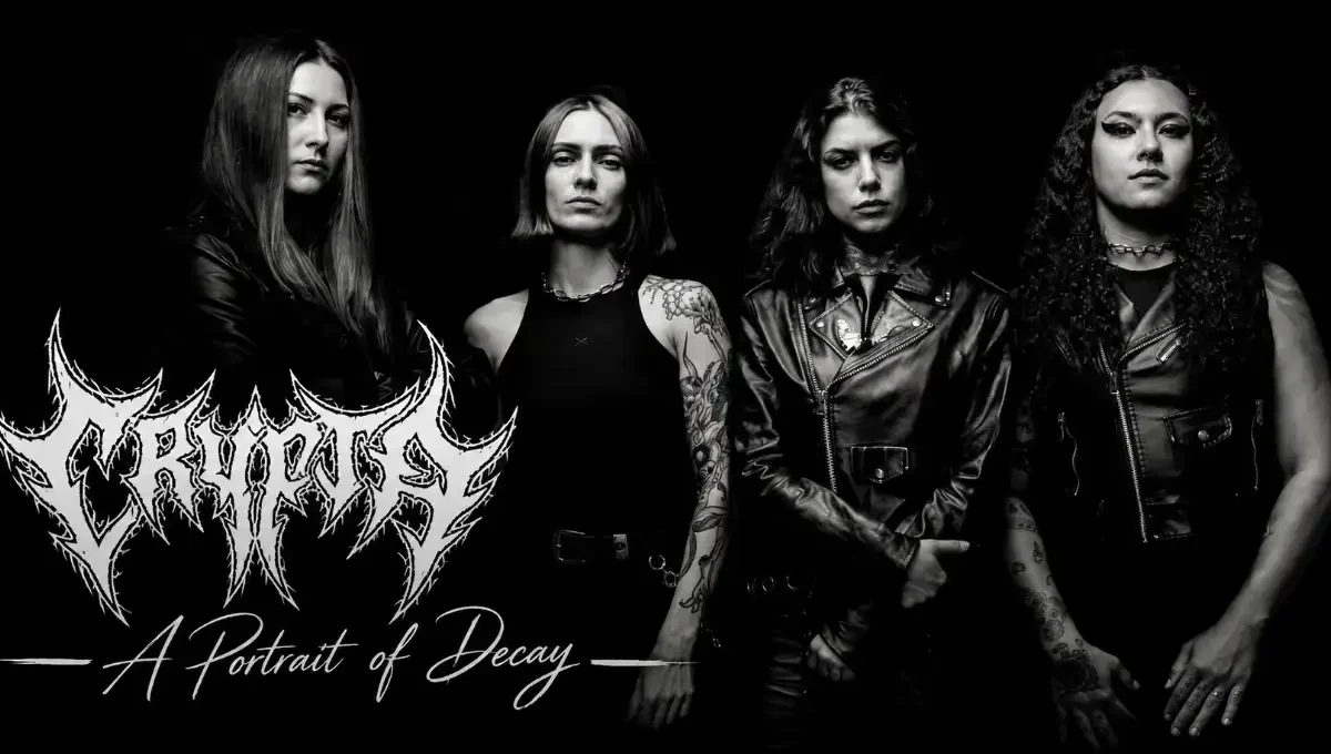Le quattro componenti della band death metal Crypta posano in bianco e nero sotto il logo del gruppo e la scritta A Portrait