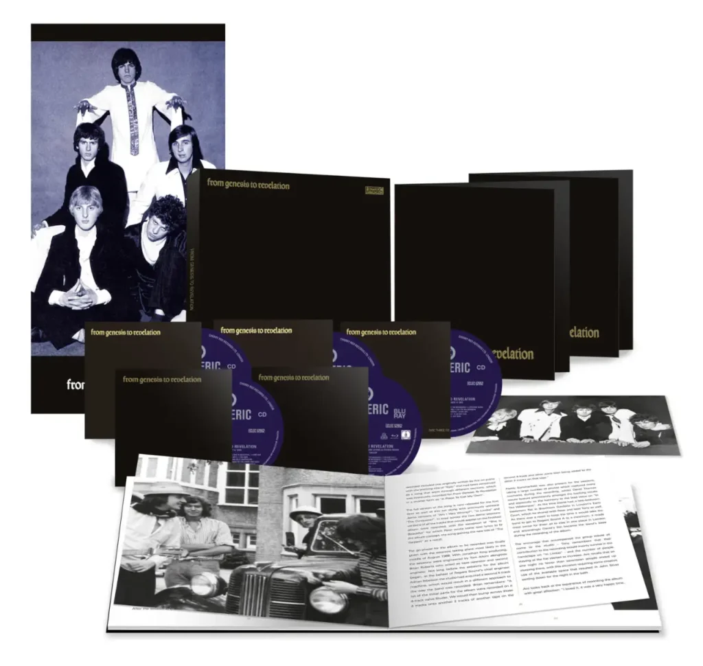 Il box set From Genesis to Revelation con dischi, libretto e foto d'epoca dei Genesis su sfondo bianco