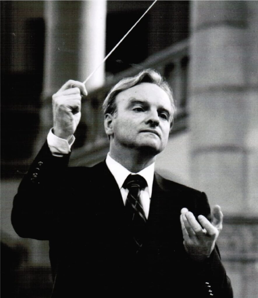 Il direttore d'orchestra Marcello Giannini dirige un concerto durante la rassegna dedicata a Karl Richter a Torino