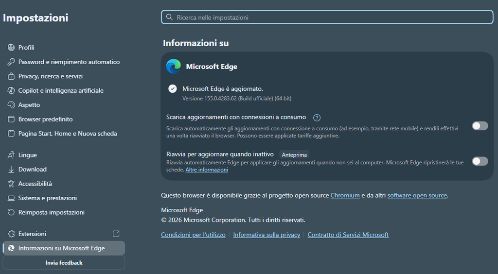 Schermata Impostazioni di Microsoft Edge con opzione "Riavvia per aggiornare quando inattivo" visibile e cursore su off